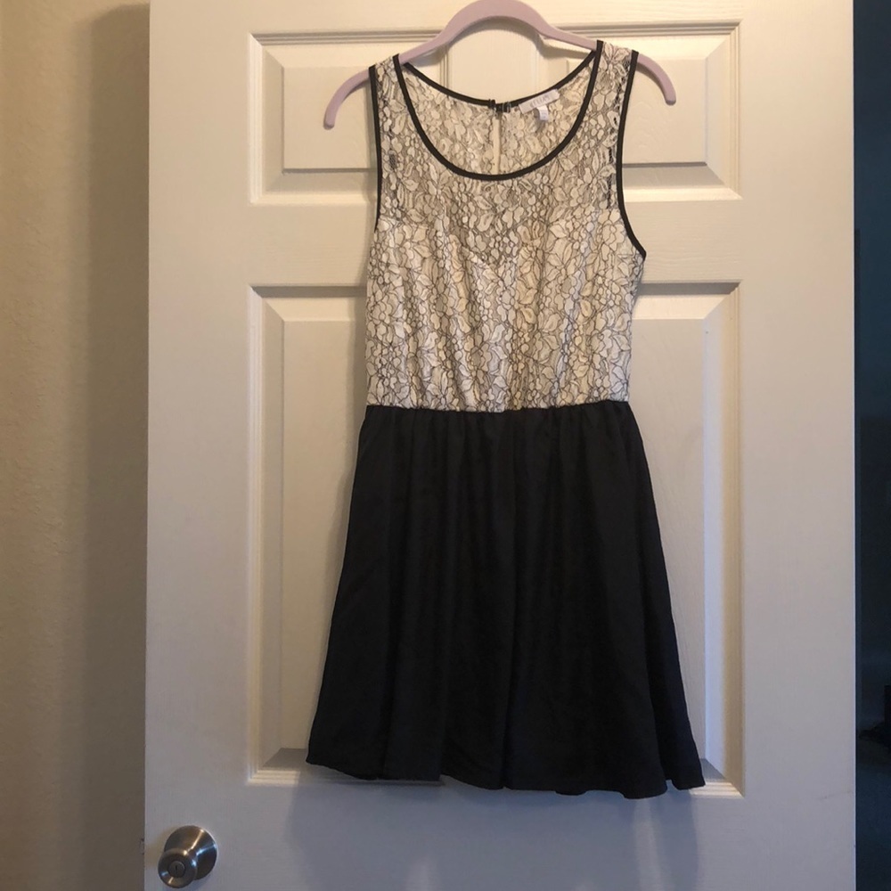 Delia’s Black and White Dress With Lace Details